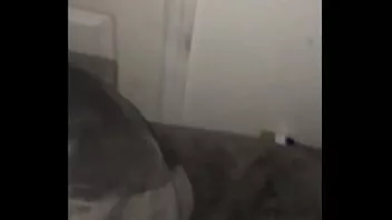 Afspelen Thot berijdt lul en gooit die dikke kont terug van: bigzaddywilly voor klaarkomen