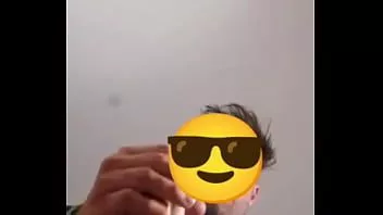 Reproduzir Minha namorada me provoca no telefone até eu não resistir mais