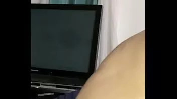 play Yumruk ve büyük bir siyah horoz tarafından becerdin