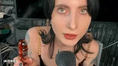 চালান Lou Nesbit এবং Lia Louise এর সাথে ডার্টি টক ফেমডম ASMR JOI