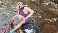 play Halka açık olan minyon Asyalı Teen Ganda için OuttoMpie