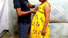 Putar Hot Indian Bhabhi dalam pertemuan Pussy Interracial XXX dengan Dick King