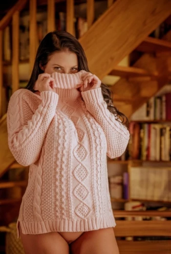 قناة Angela White